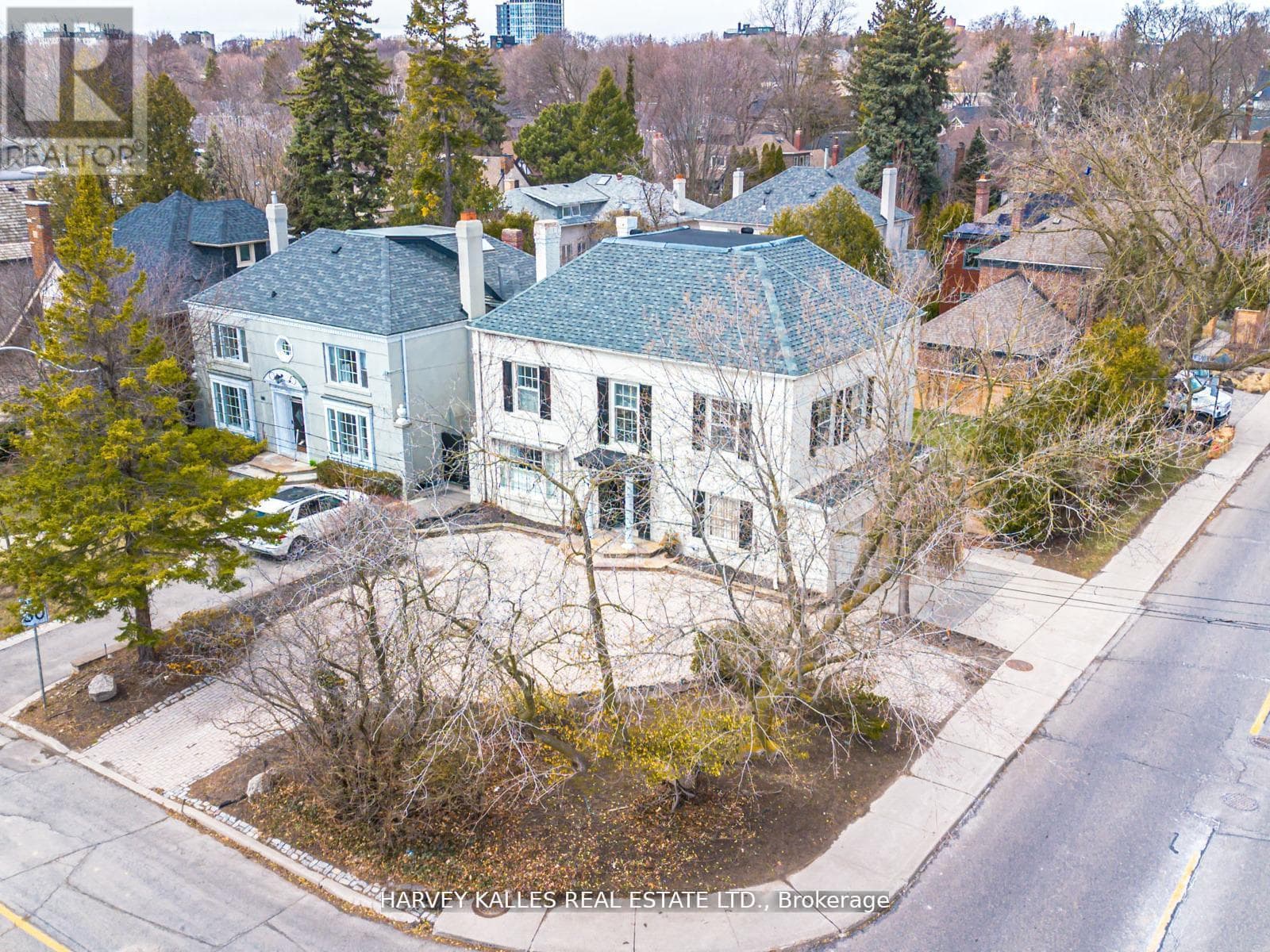 2 SILVERWOOD AVENUE — Toronto (Forest Hill South), Ontario - Main photo