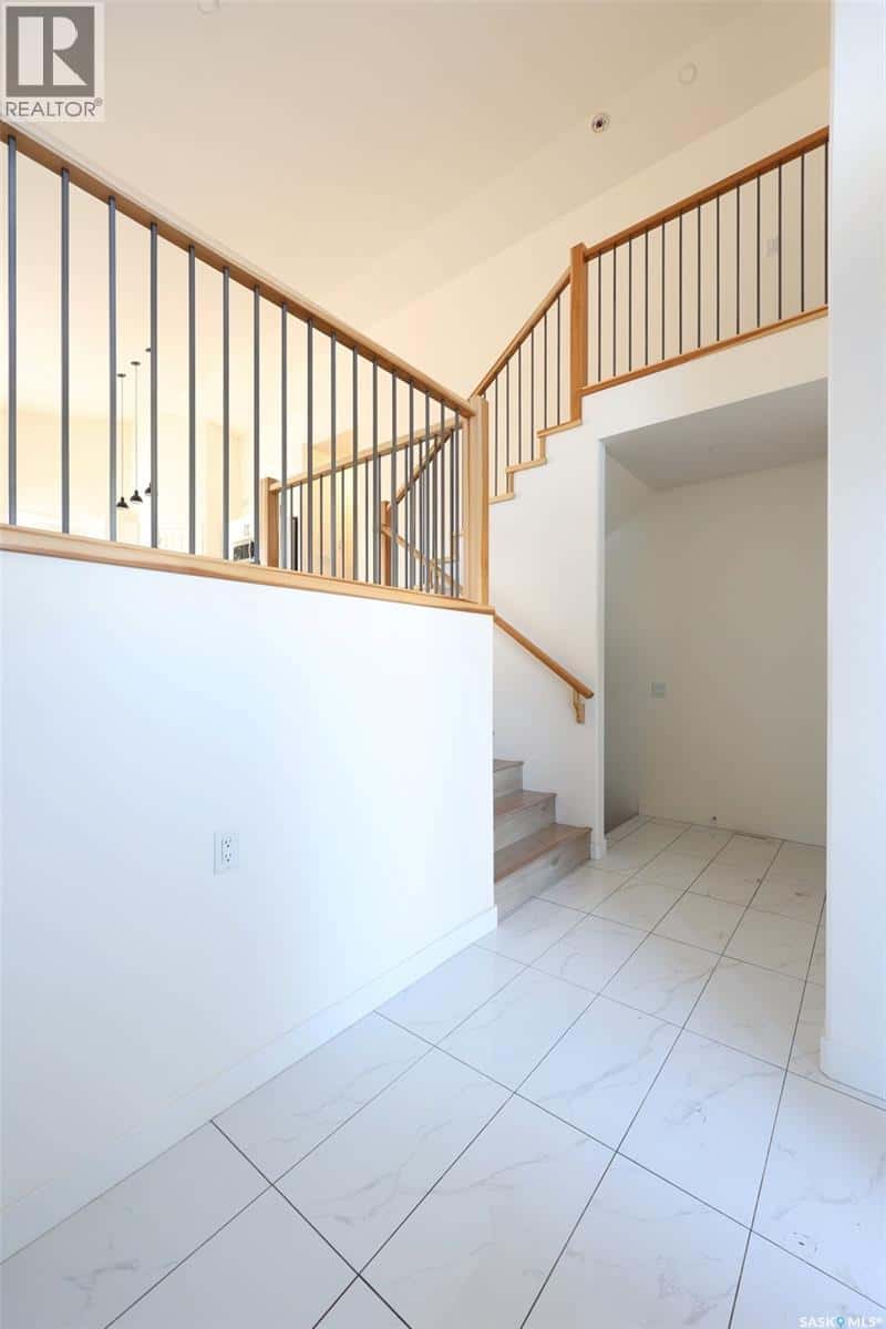 559 Labine TERRACE — Saskatoon, Saskatchewan - Photo 4 of 34