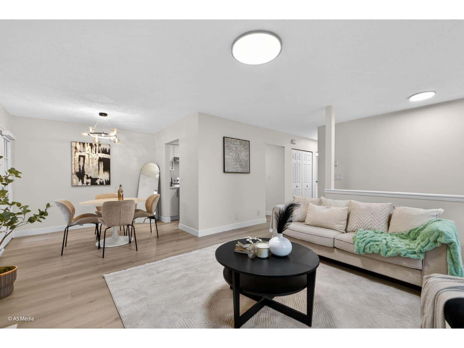 803 10620 150 STREET — Surrey, British Columbia - Photo 3 of 15