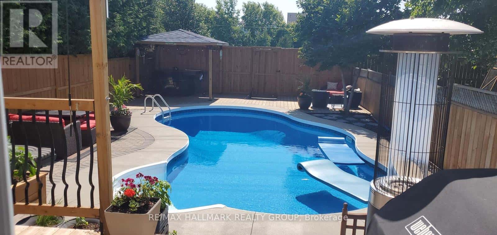 52 PEACOCK CRESCENT — Ottawa, Ontario - Photo 4 of 50