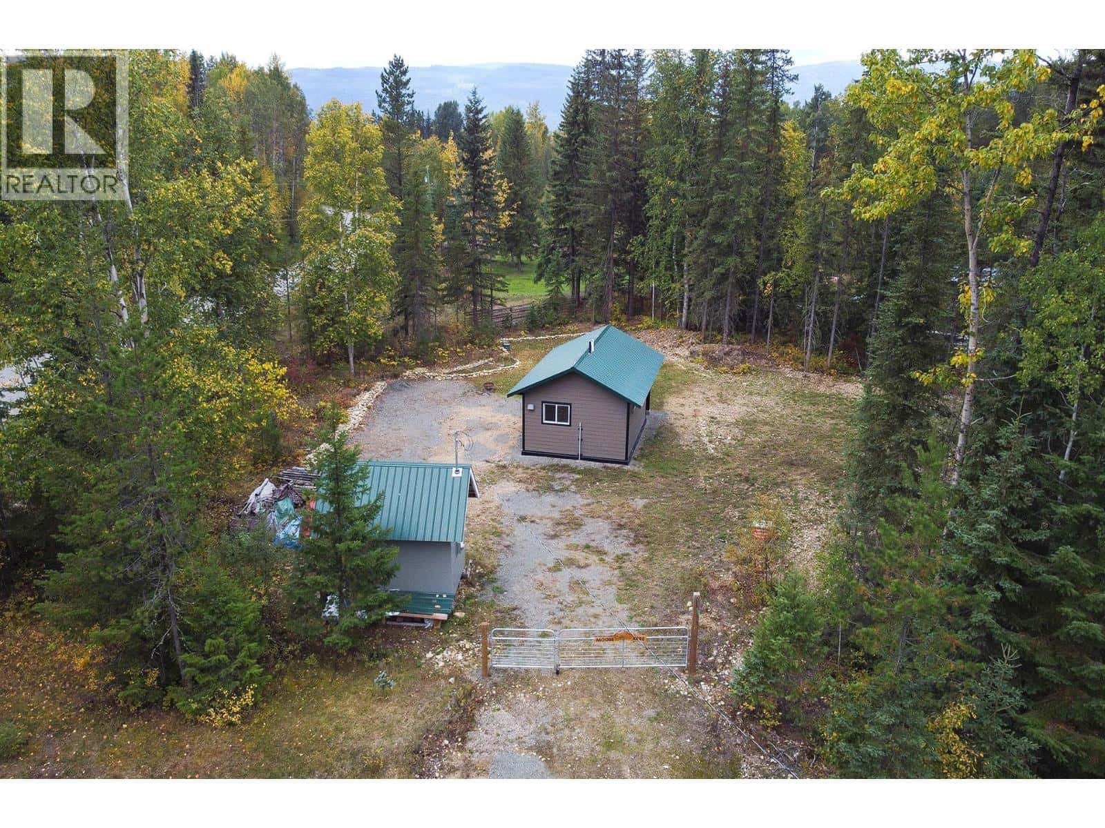 644 GROUSE CREEK Road — Clearwater, British Columbia - Photo 4 of 39