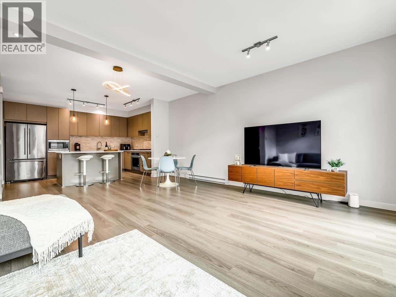 40 3500 BURKE VILLAGE PROMENADE — Coquitlam, British Columbia - Photo 3 of 35