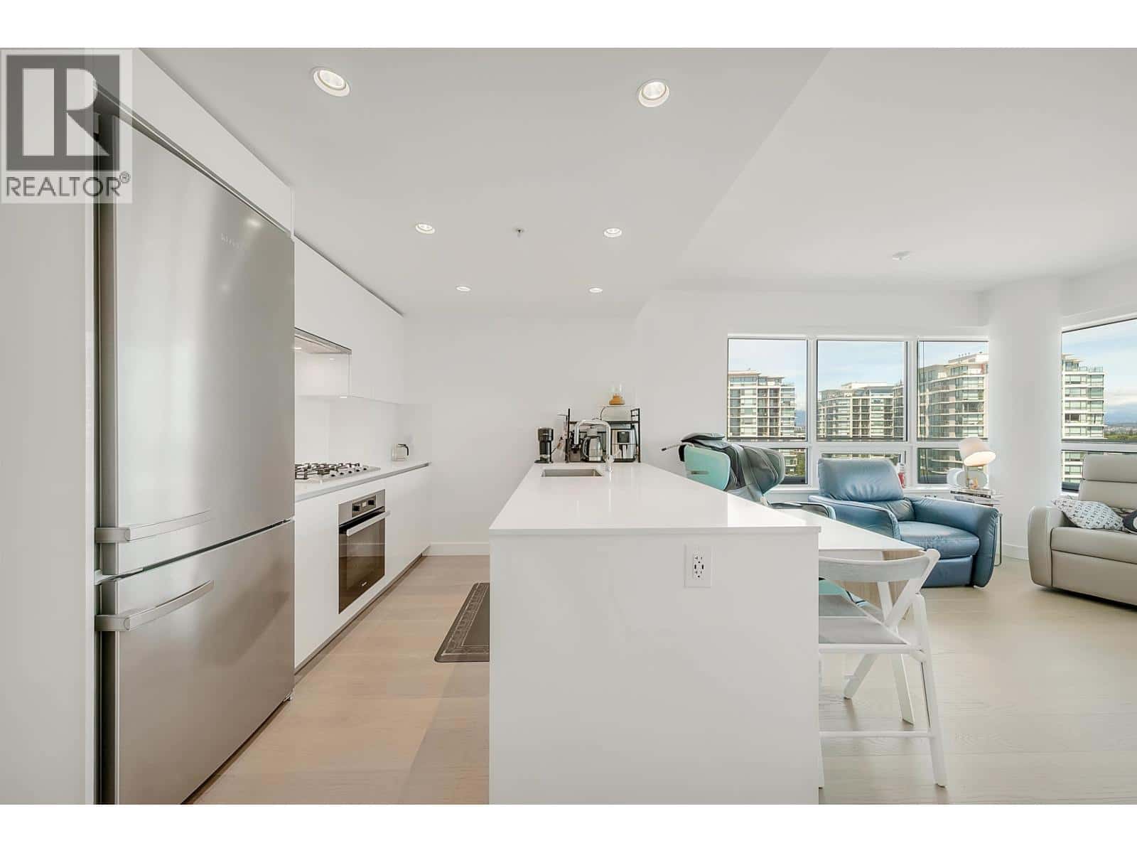 1007 5766 GILBERT ROAD — Richmond, British Columbia - Photo 5 of 36