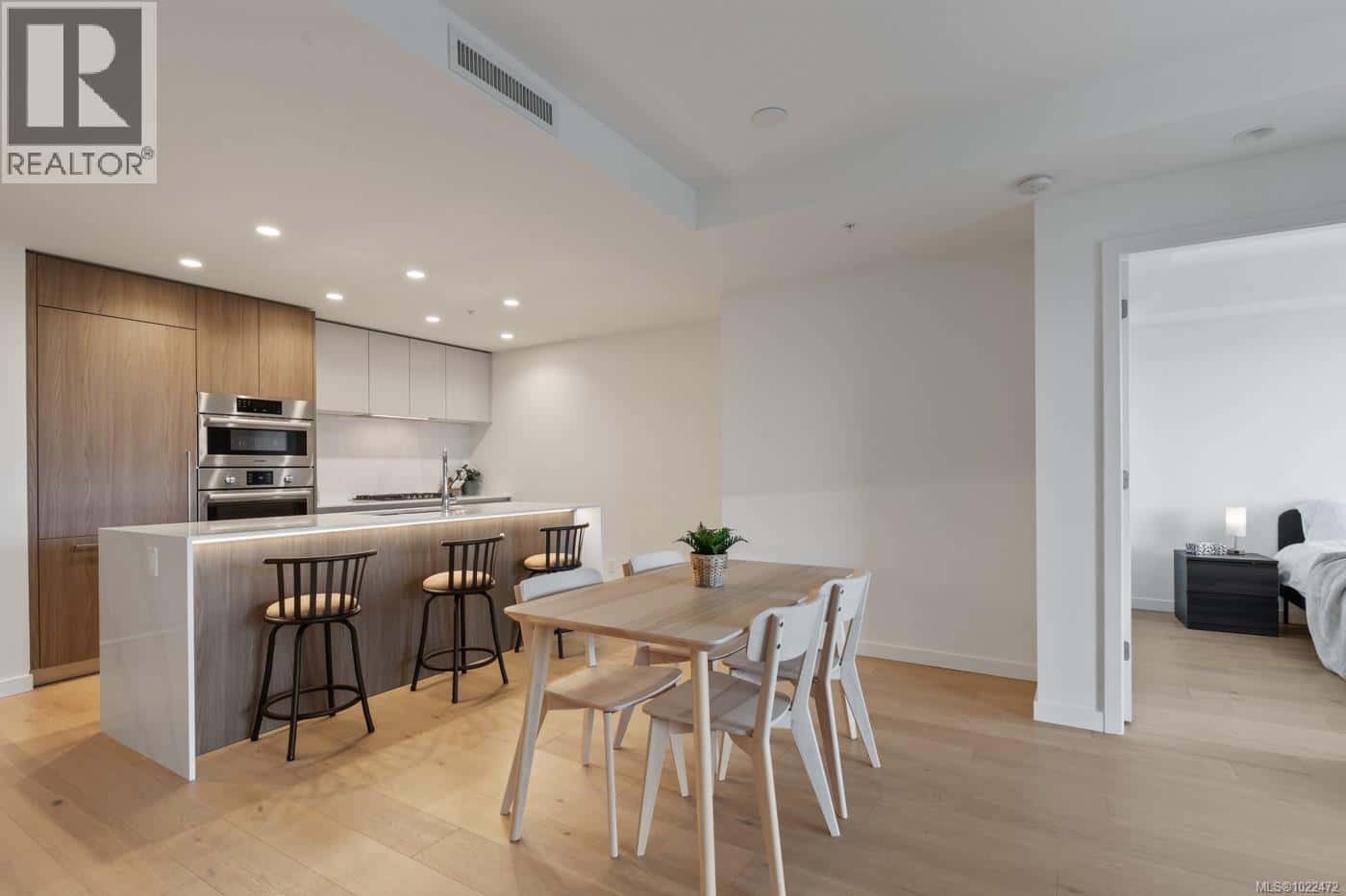 1012 2000 Hannington Rd — Langford, British Columbia - Photo 4 of 52