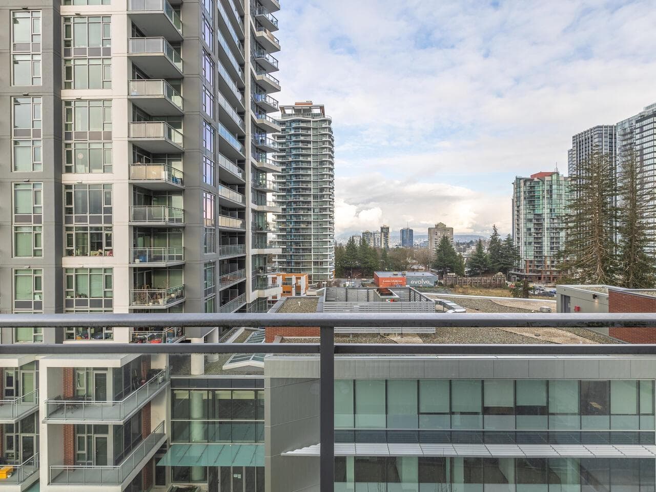 802 13325 102A AVENUE — Surrey, British Columbia - Main photo