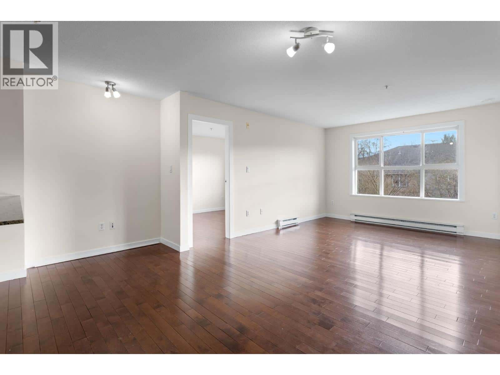 213 5885 IRMIN STREET — Burnaby, British Columbia - Photo 3 of 26