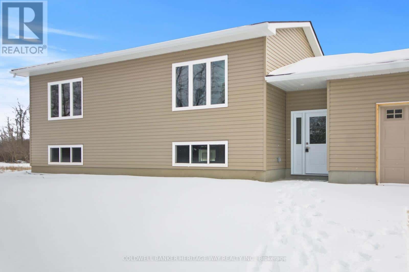 2435 DRUMMOND CONC 7 ROAD — Drummond/North Elmsley, Ontario - Photo 2 of 46