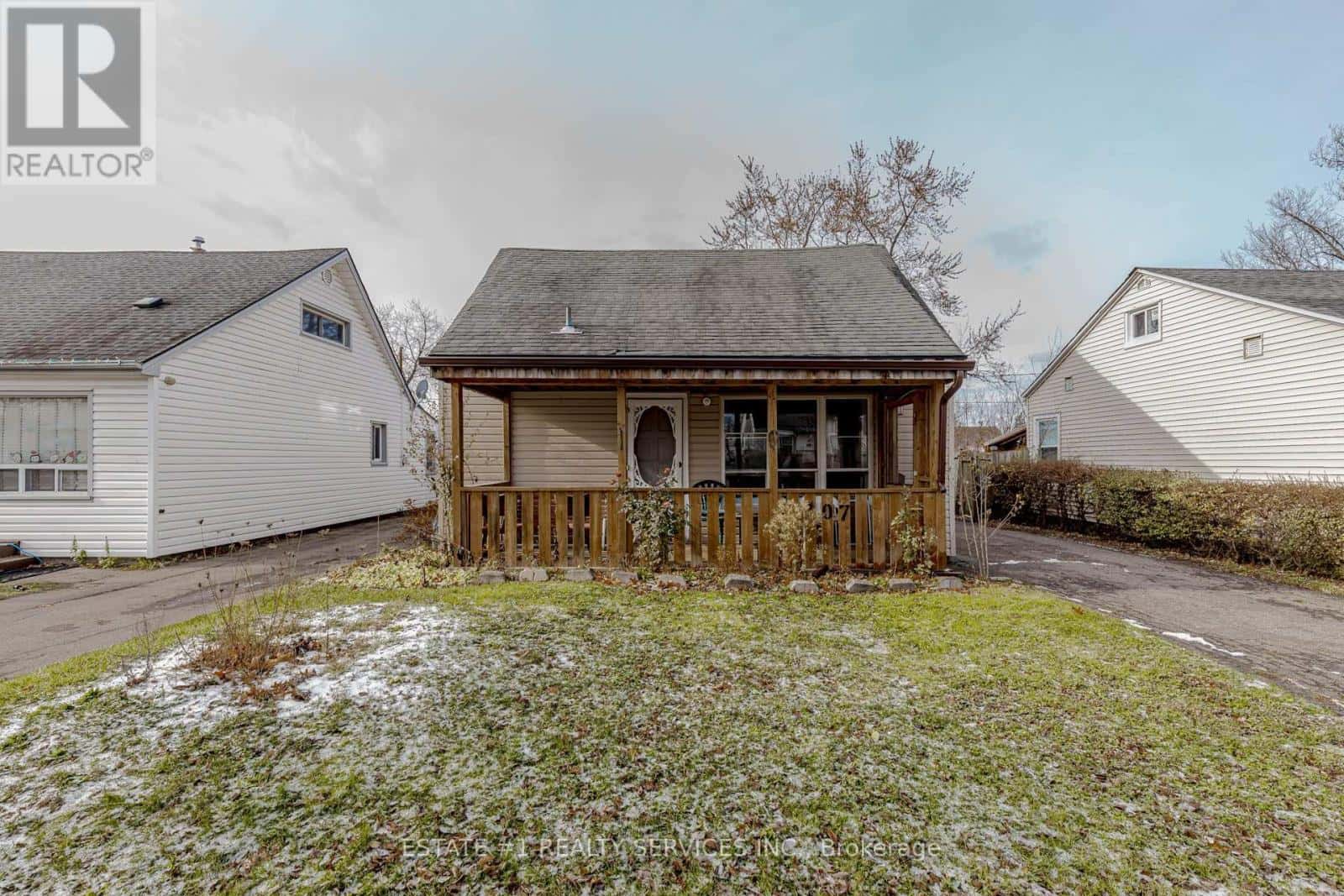 107 DOVER ROAD — Welland (Lincoln/Crowland), Ontario - Photo 3 of 46