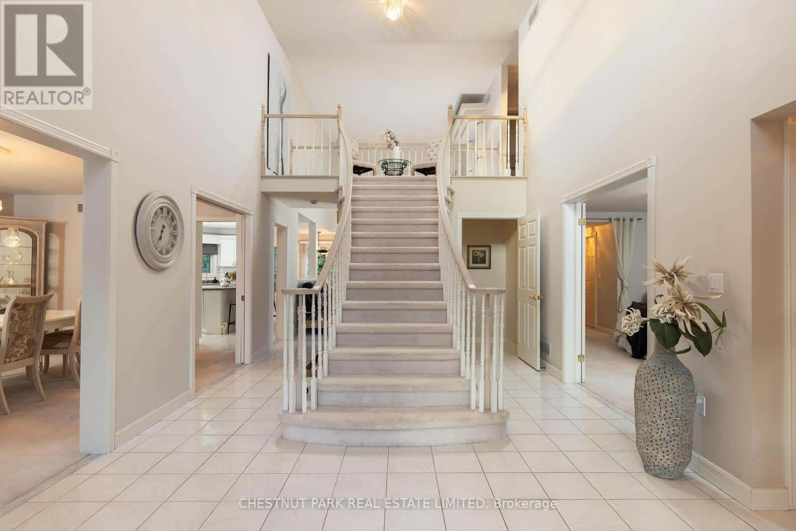 81 FRANCIS CREEK BOULEVARD — St. Catharines (Grapeview), Ontario - Photo 2 of 38