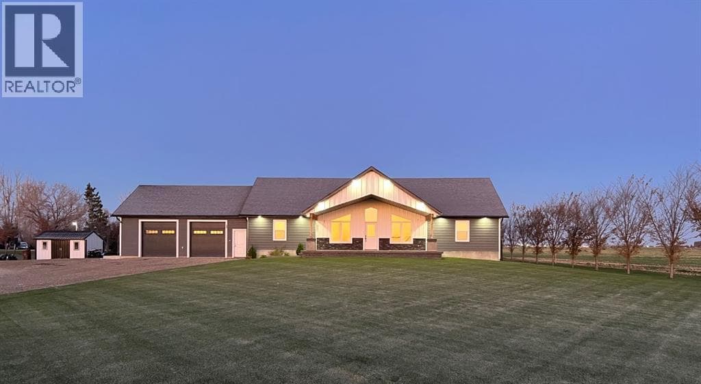 92008 Range Road 195 — Rural Lethbridge County, Alberta - Main photo