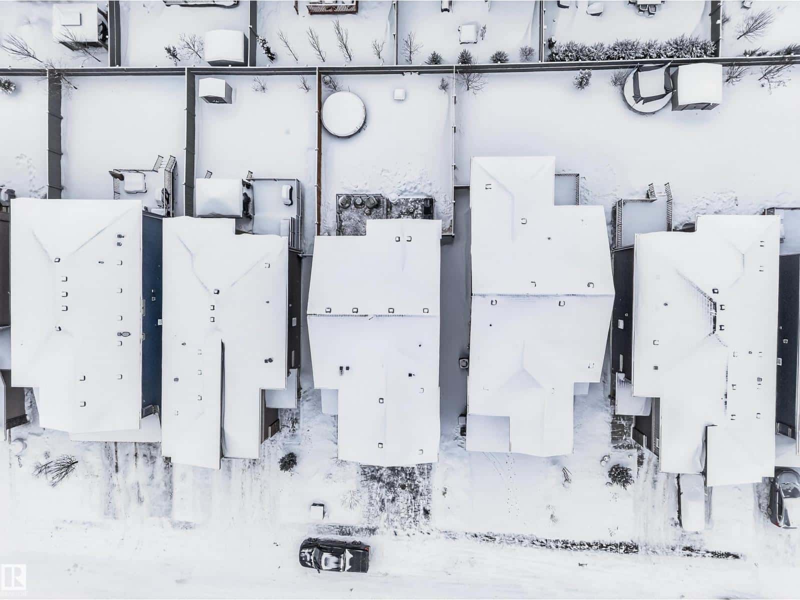 6085 KING LANDING LD SW — Edmonton, Alberta - Photo 3 of 54