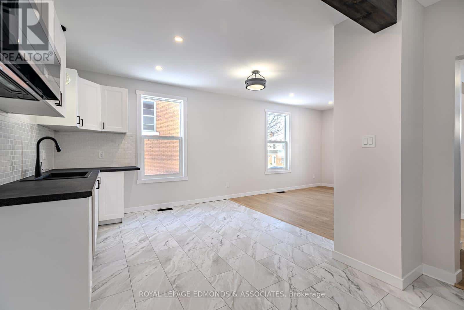 204 MCALLISTER STREET — Pembroke, Ontario - Photo 5 of 46