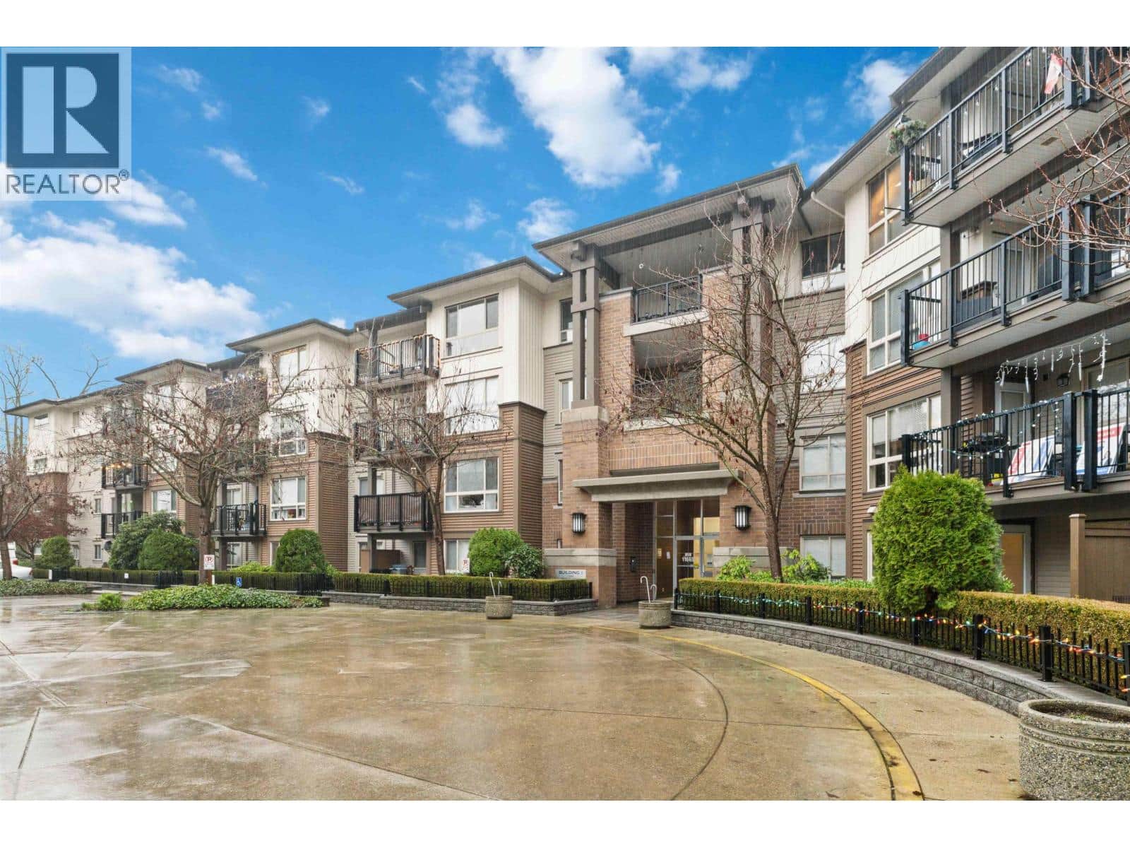 403 11665 HANEY BYPASS - Photo 2 of 39, Maple Ridge, British Columbia