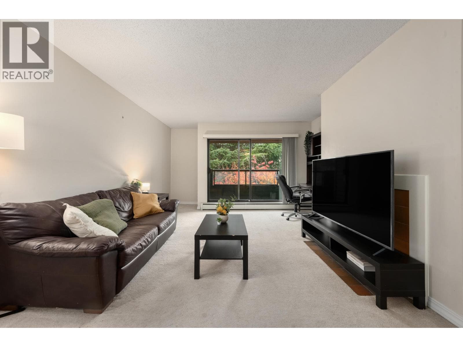 303 8600 ACKROYD ROAD — Richmond, British Columbia - Main photo