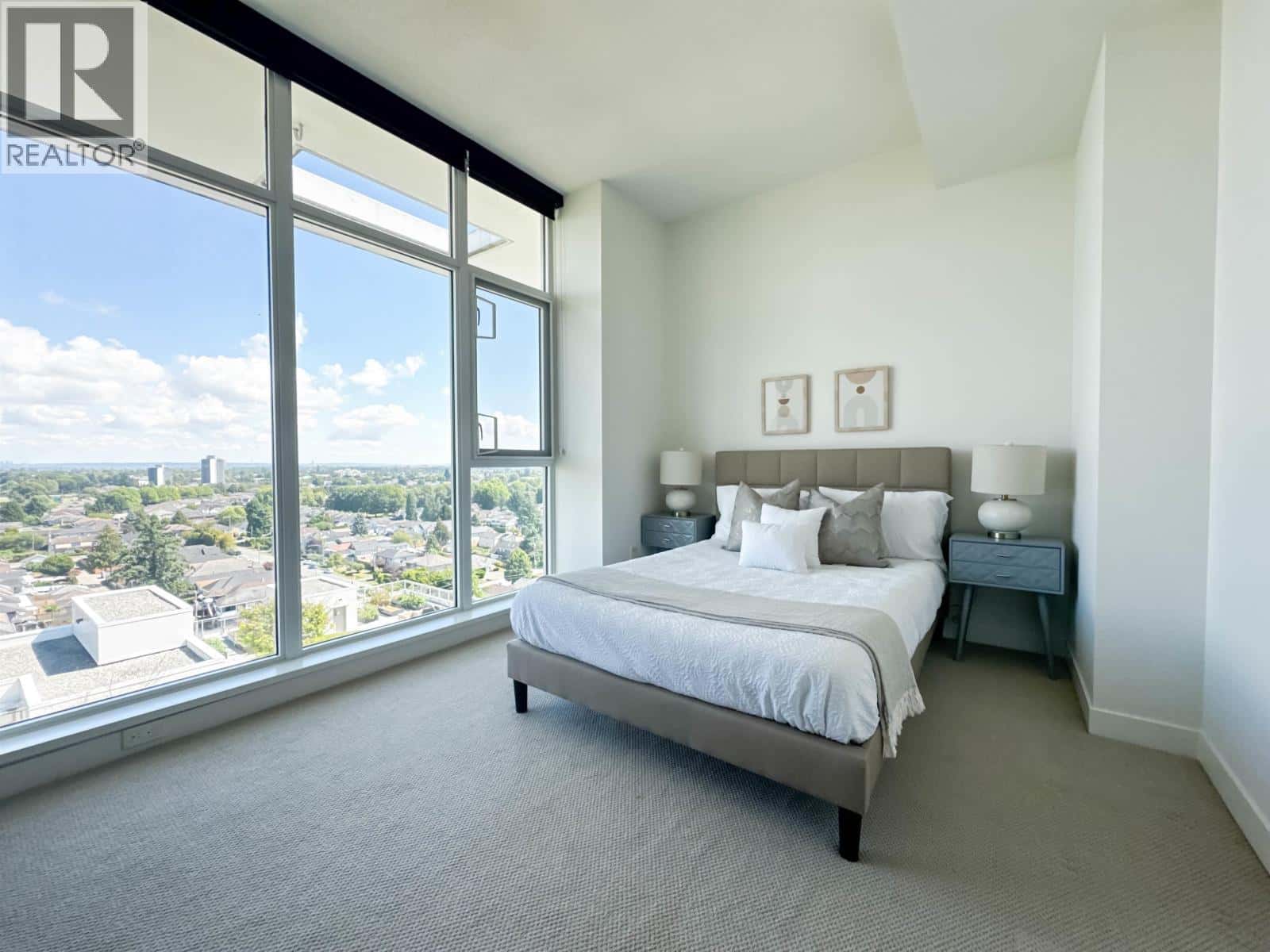 1805 1806-8988 PATTERSON ROAD — Richmond, British Columbia - Photo 2 of 17