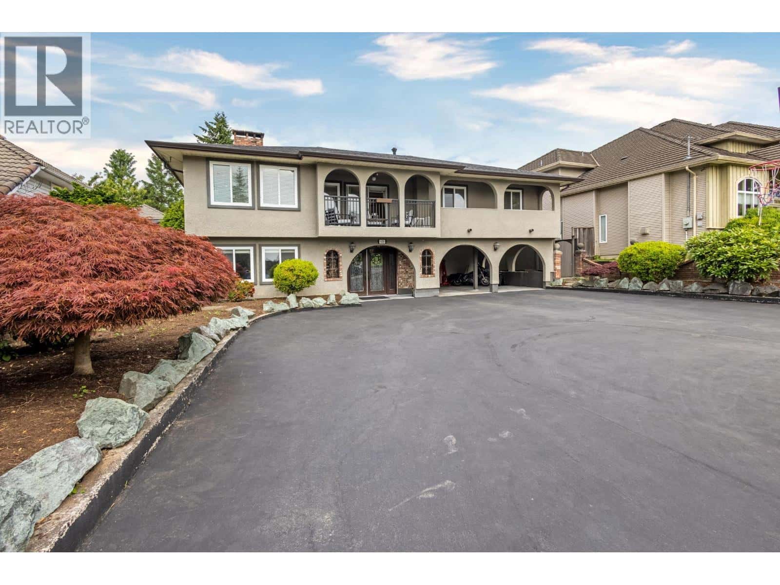 629 THOMPSON AVENUE — Coquitlam, British Columbia - Photo 2 of 33