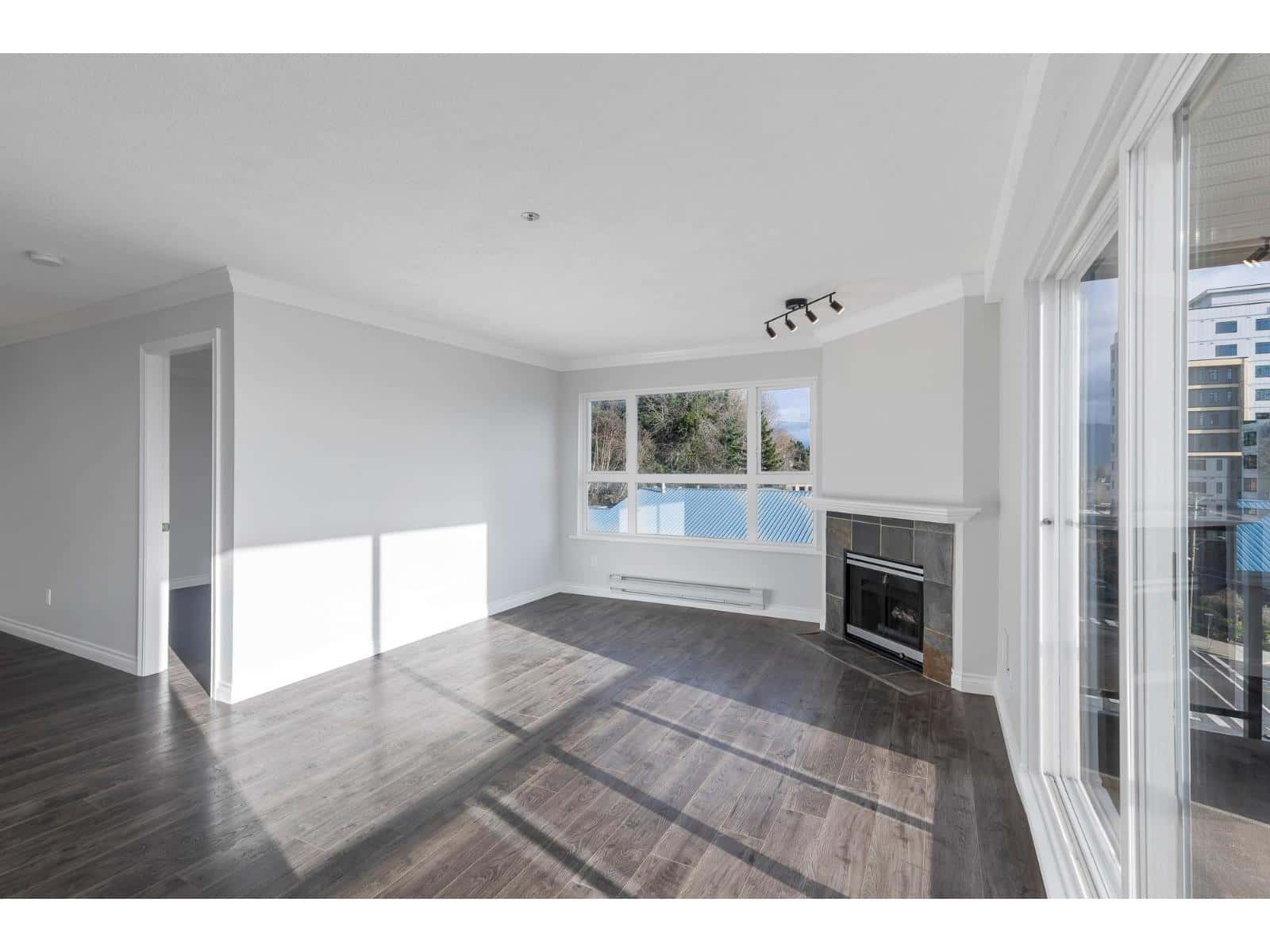 313 33165 2ND AVENUE — Mission, British Columbia - Photo 2 of 38