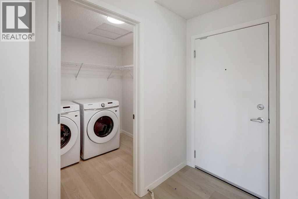 Calgary — Calgary - Photo 5 of 31