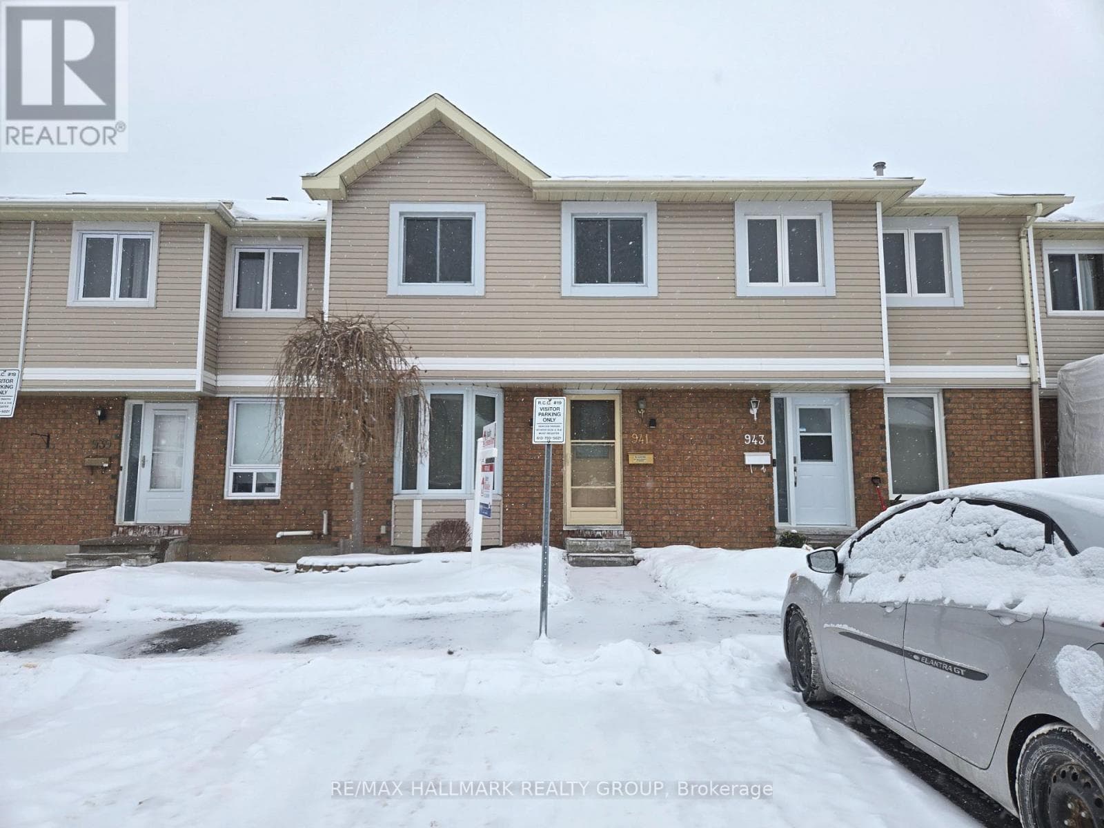 32 - 941 COOKSHIRE CRESCENT — Ottawa, Ontario - Main photo