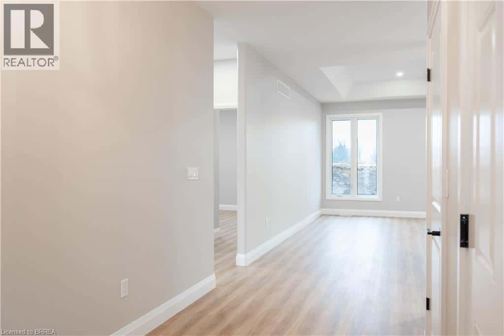 94 VANROOY Trail — Waterford, Ontario - Photo 4 of 42