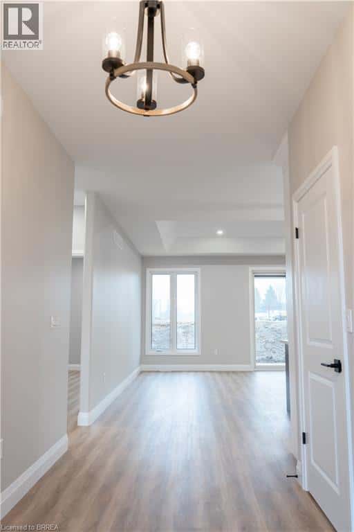 94 VANROOY Trail — Waterford, Ontario - Photo 5 of 42