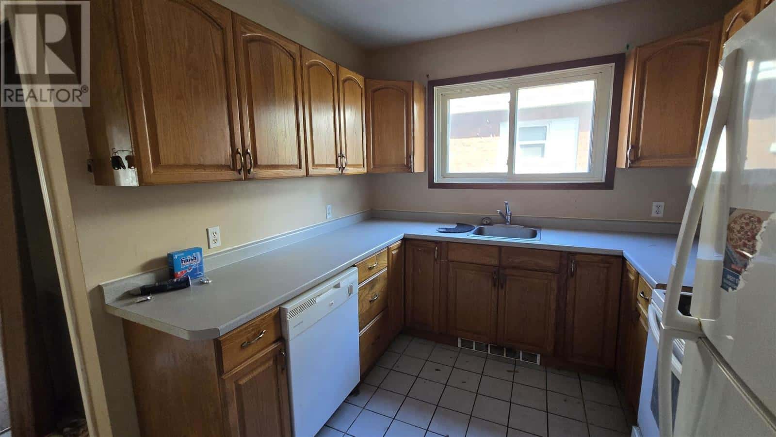 35 Albert ST E — Sault Ste. Marie, Ontario - Photo 5 of 15