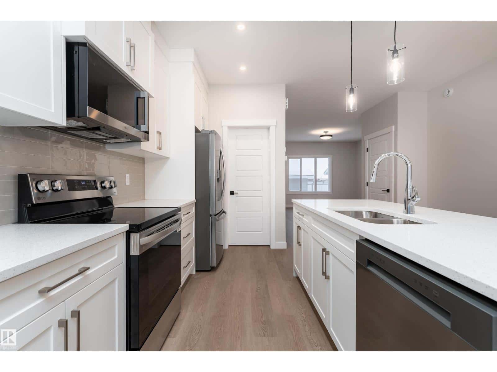 Morinville — Morinville - Photo 4 of 38