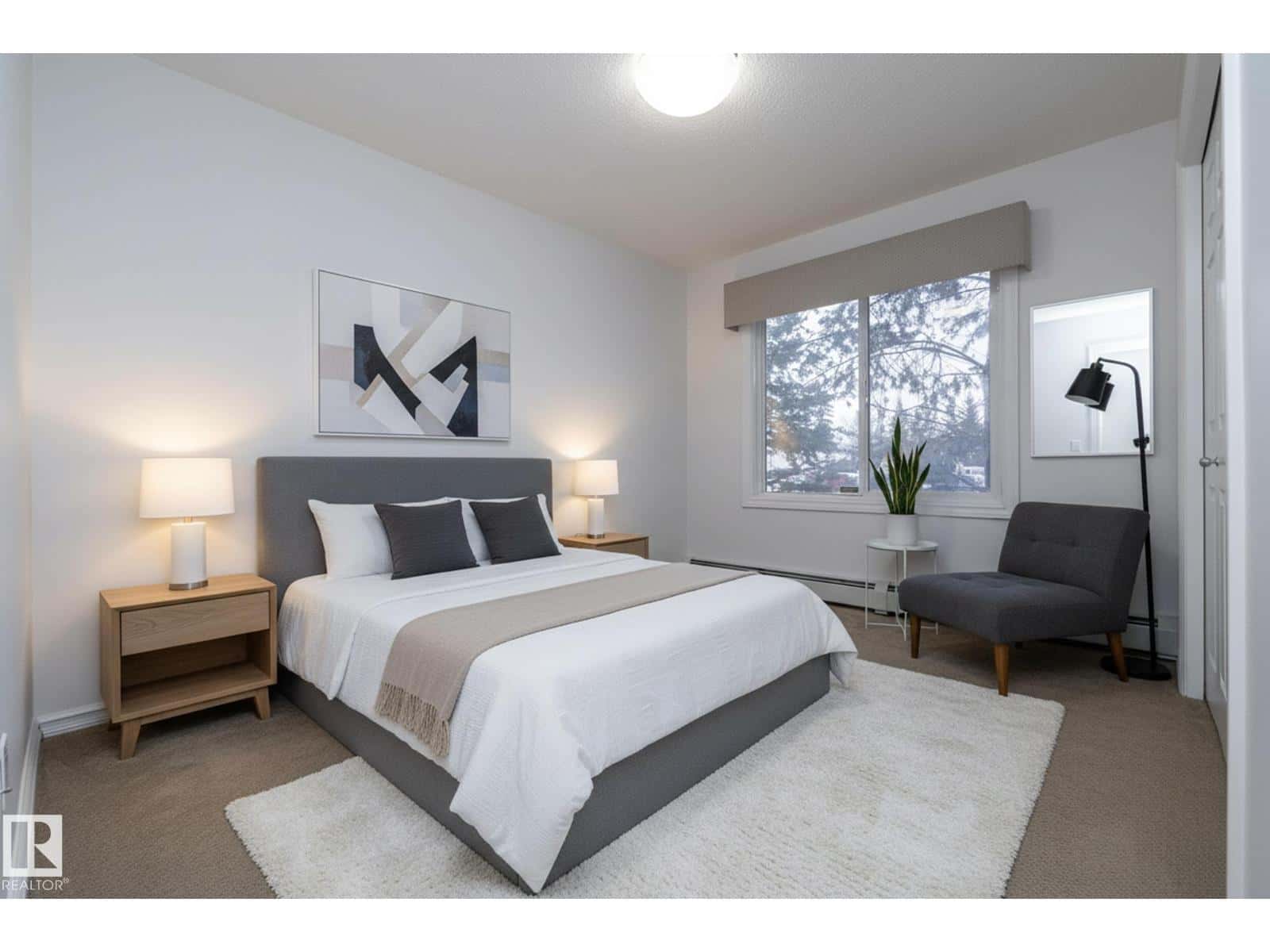 Edmonton — Edmonton - Photo 5 of 44