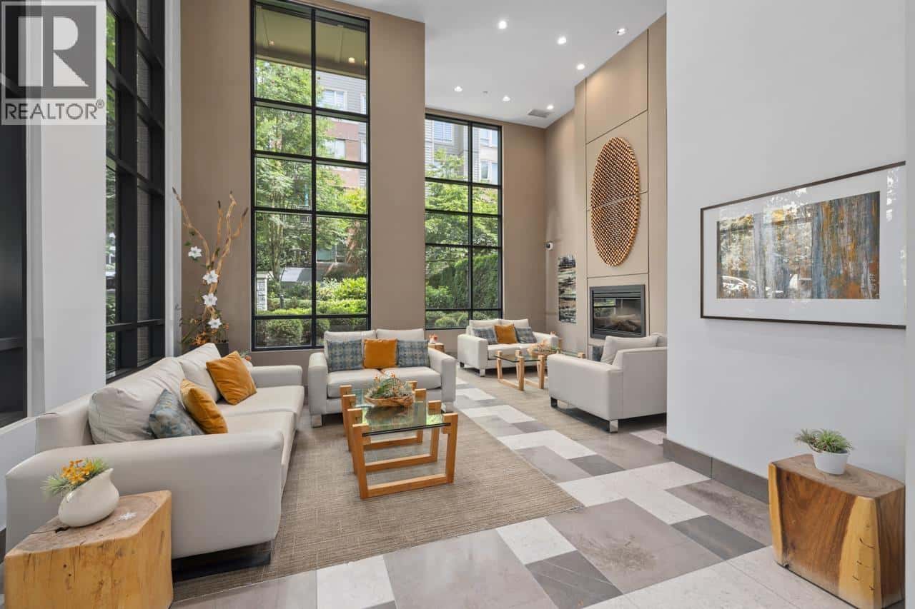 304 139 W 22ND STREET — North Vancouver, British Columbia - Photo 4 of 26