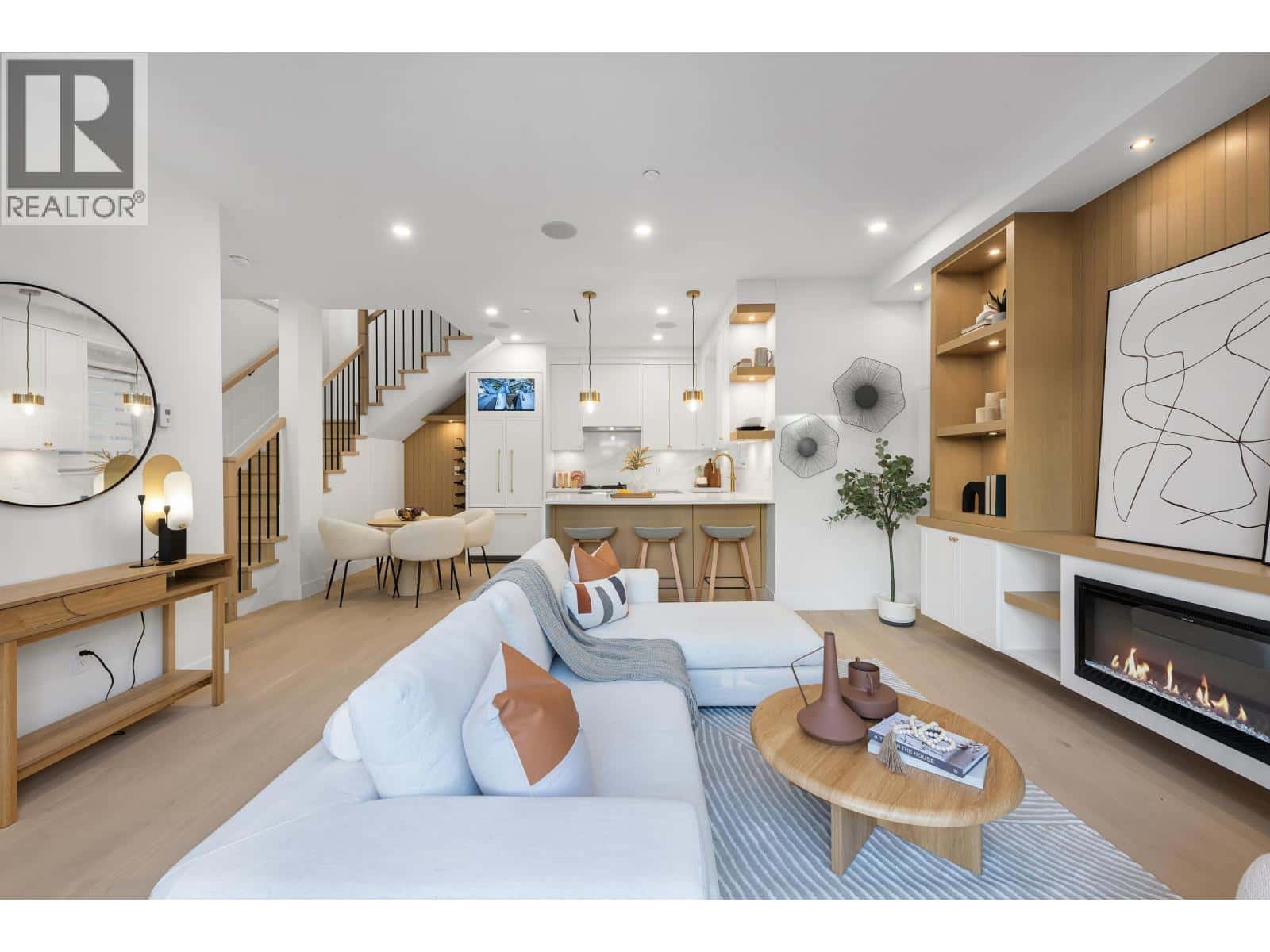 1 4855 DUMFRIES STREET — Vancouver, British Columbia - Photo 4 of 27