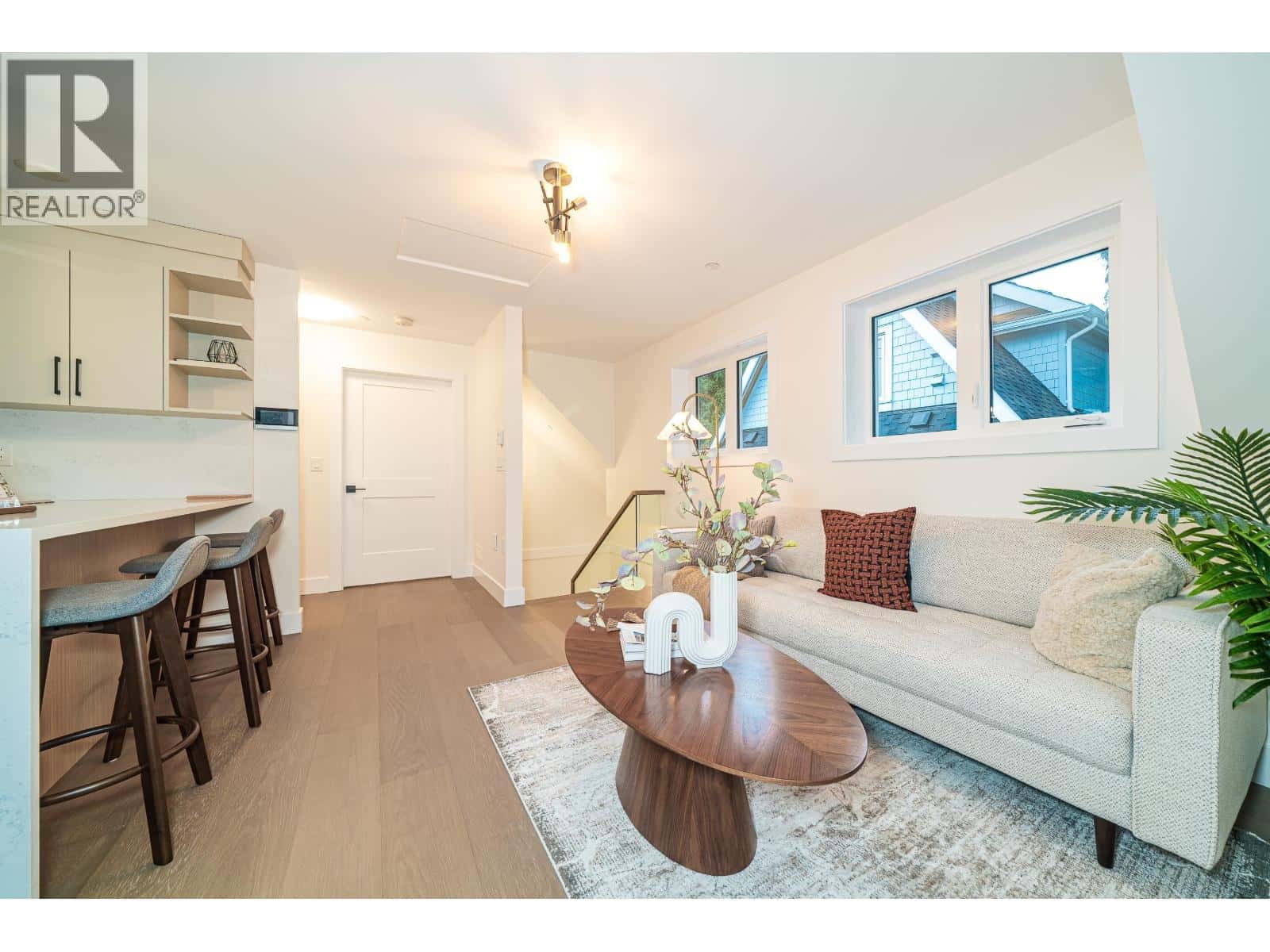 1926 WILLIAM STREET — Vancouver, British Columbia - Photo 3 of 25