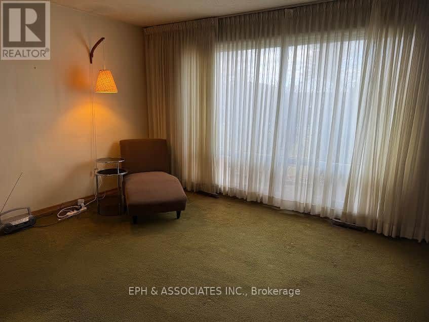 29 STAVELY AVENUE - Photo 2 of 5, Toronto (Kennedy Park), Ontario