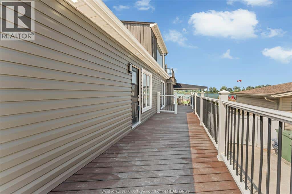 8830 RIVERSIDE DRIVE East — Windsor, Ontario - Photo 5 of 49