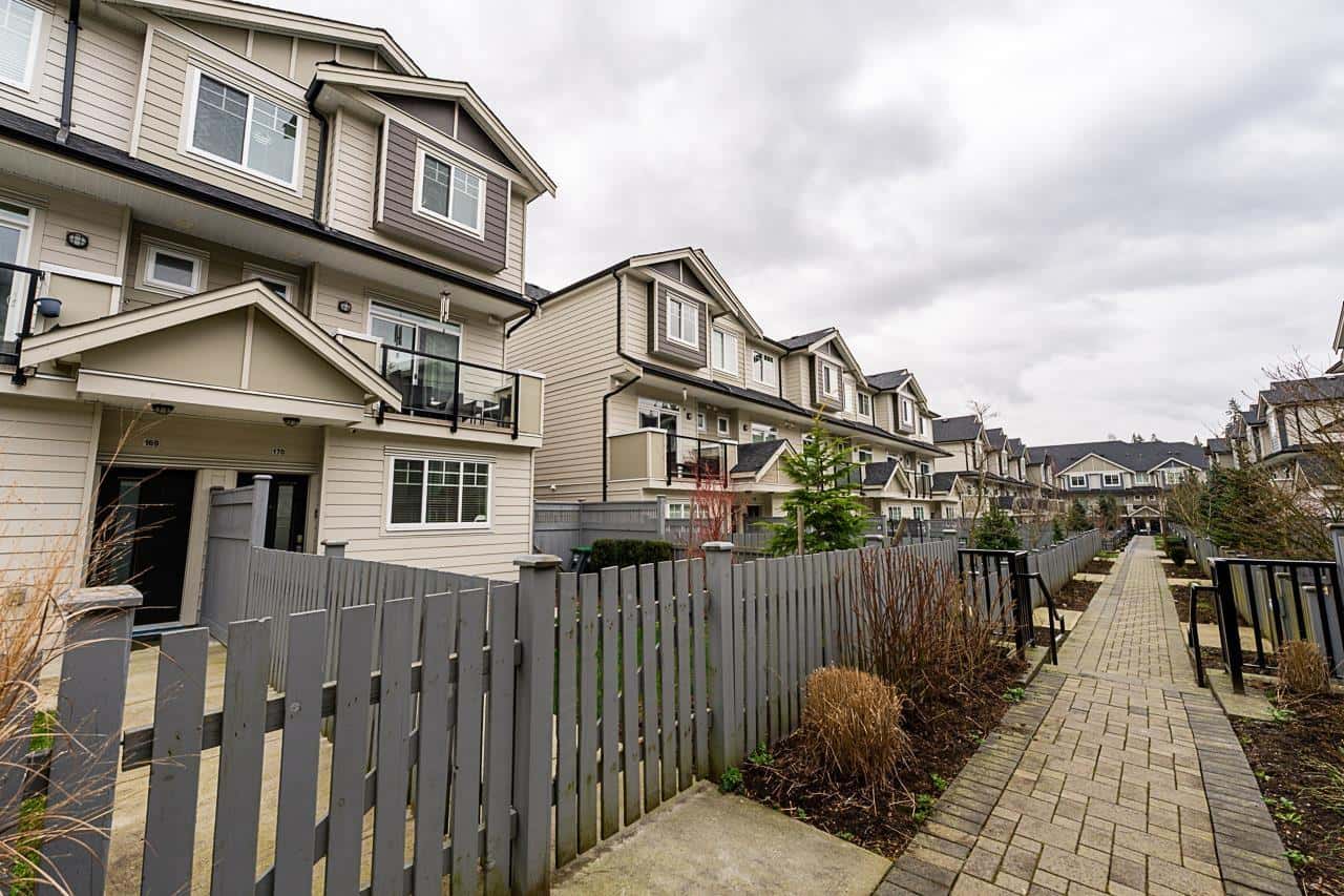 116 13898 64 AVENUE — Surrey, British Columbia - Photo 2 of 38