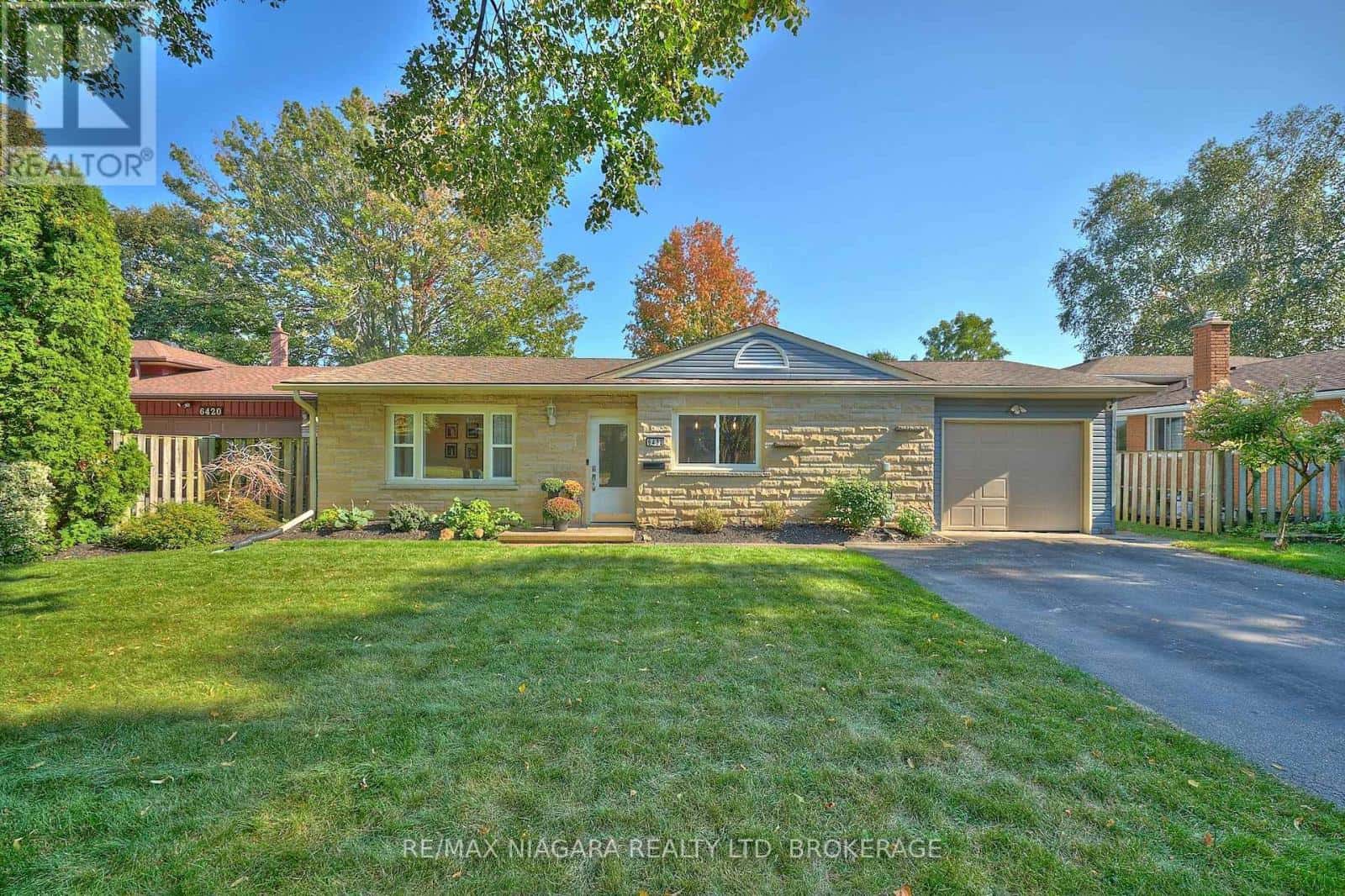 6432 CAROLYN AVENUE — Niagara Falls (Morrison), Ontario - Photo 2 of 25