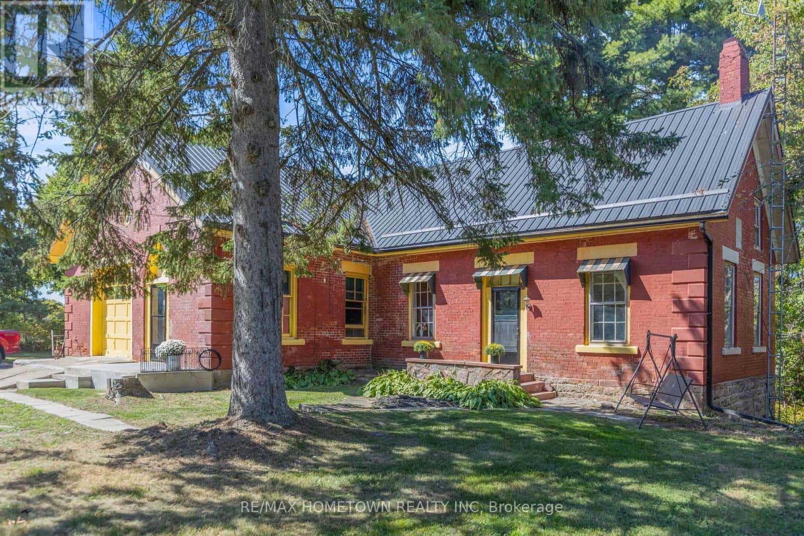 1554 COUNTY ROAD 2 ROAD — Front of Yonge, Ontario - Photo 2 of 37