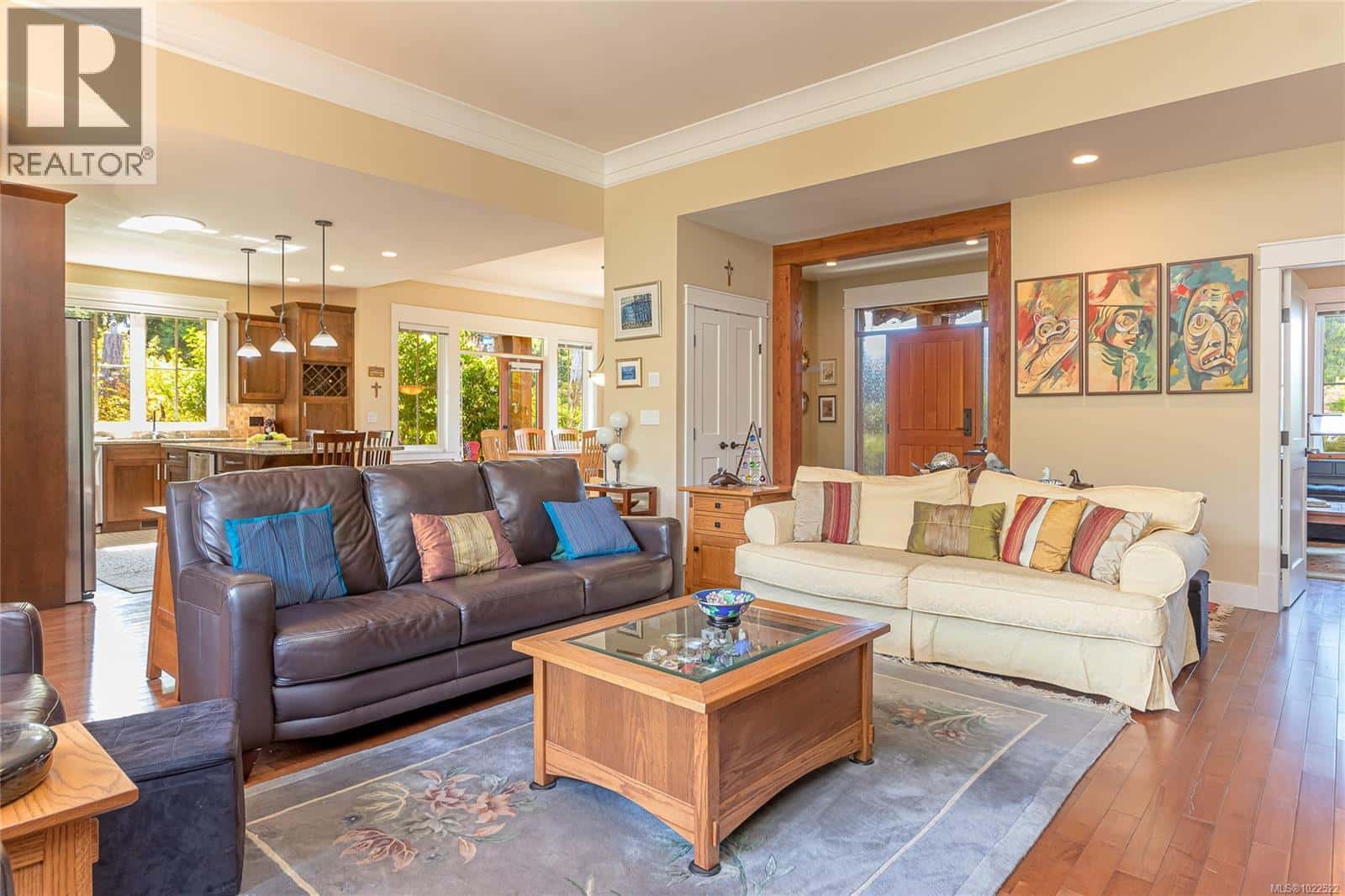 598 Arbutus St — Qualicum Beach, British Columbia - Photo 4 of 71