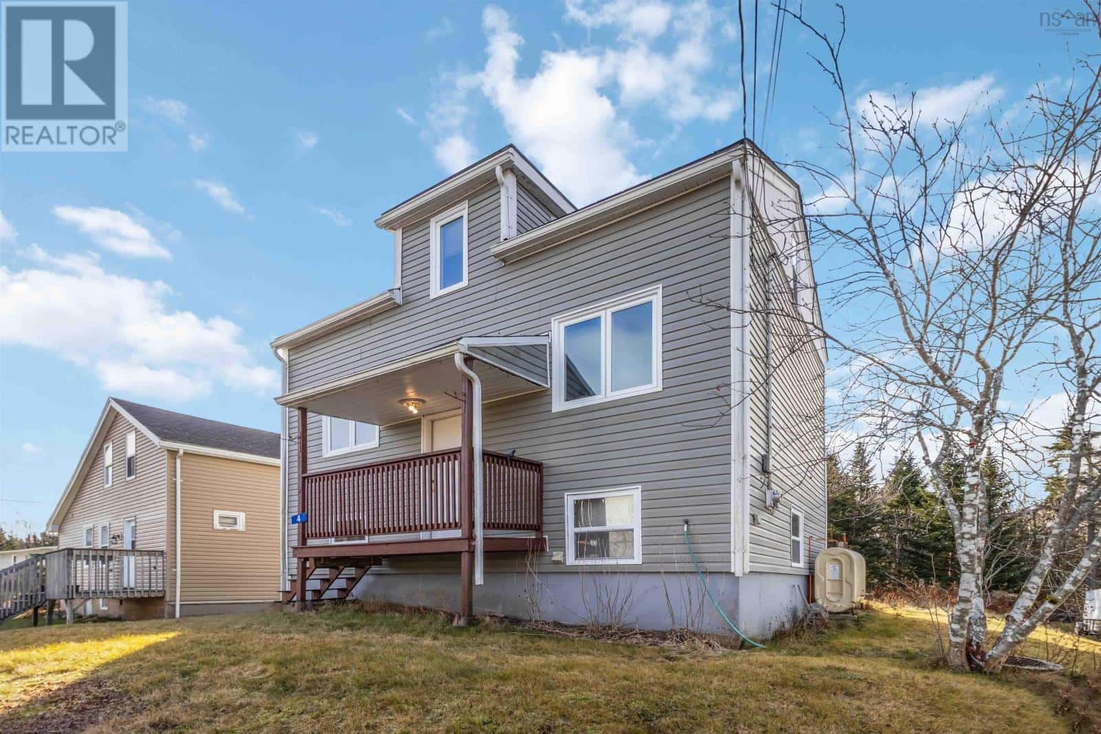 4 Hayes Street — Halifax, Nova Scotia - Photo 4 of 50