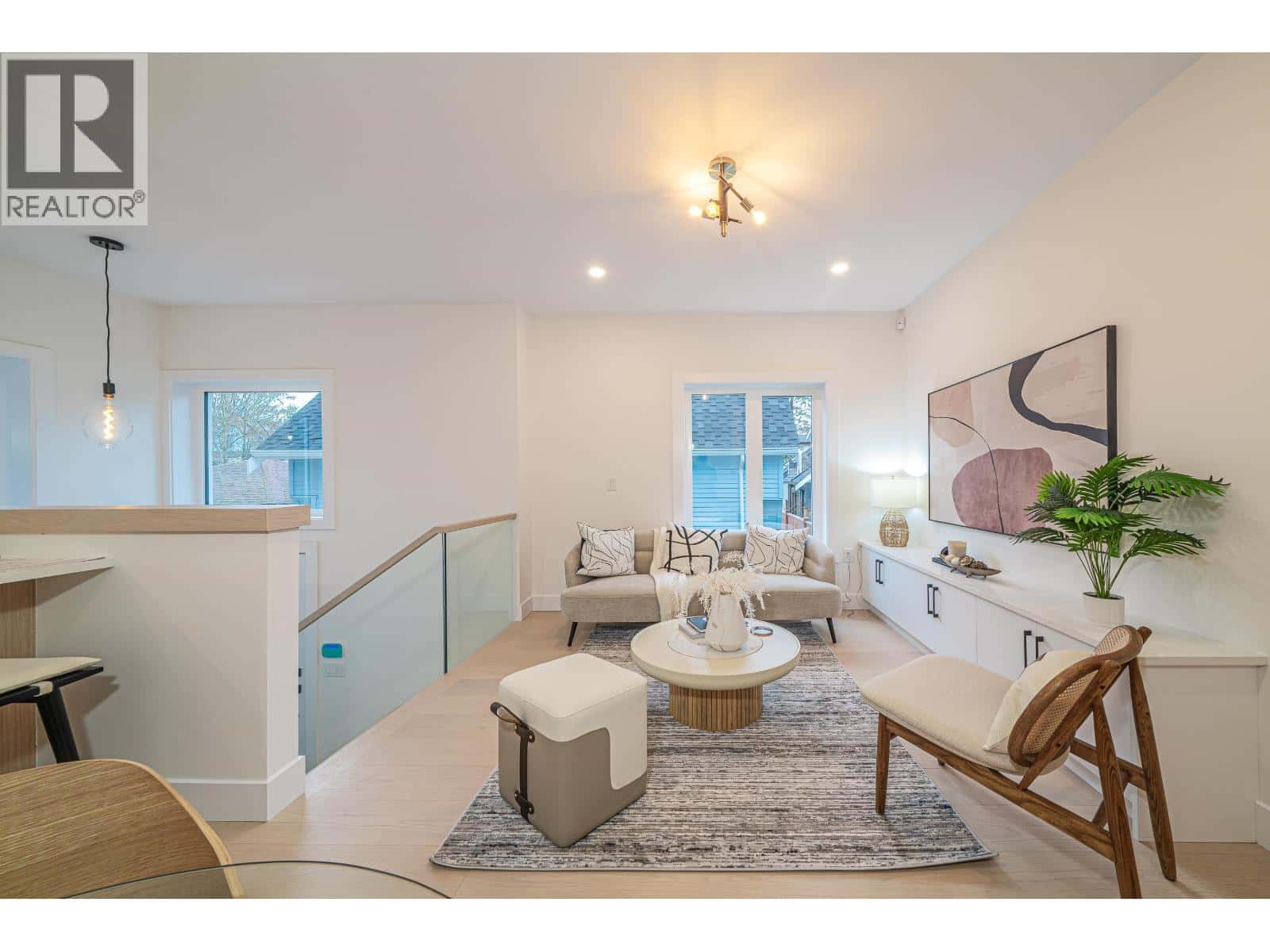 1924 WILLIAM STREET — Vancouver, British Columbia - Photo 2 of 37