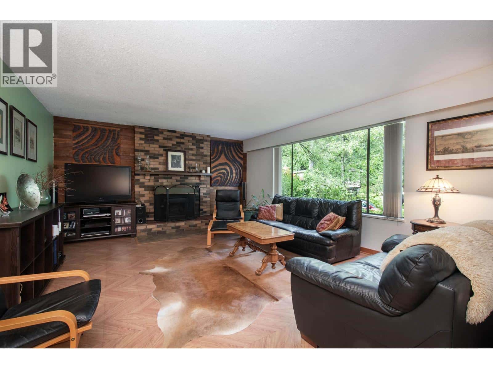 3875 REGENT AVENUE — North Vancouver, British Columbia - Photo 2 of 35