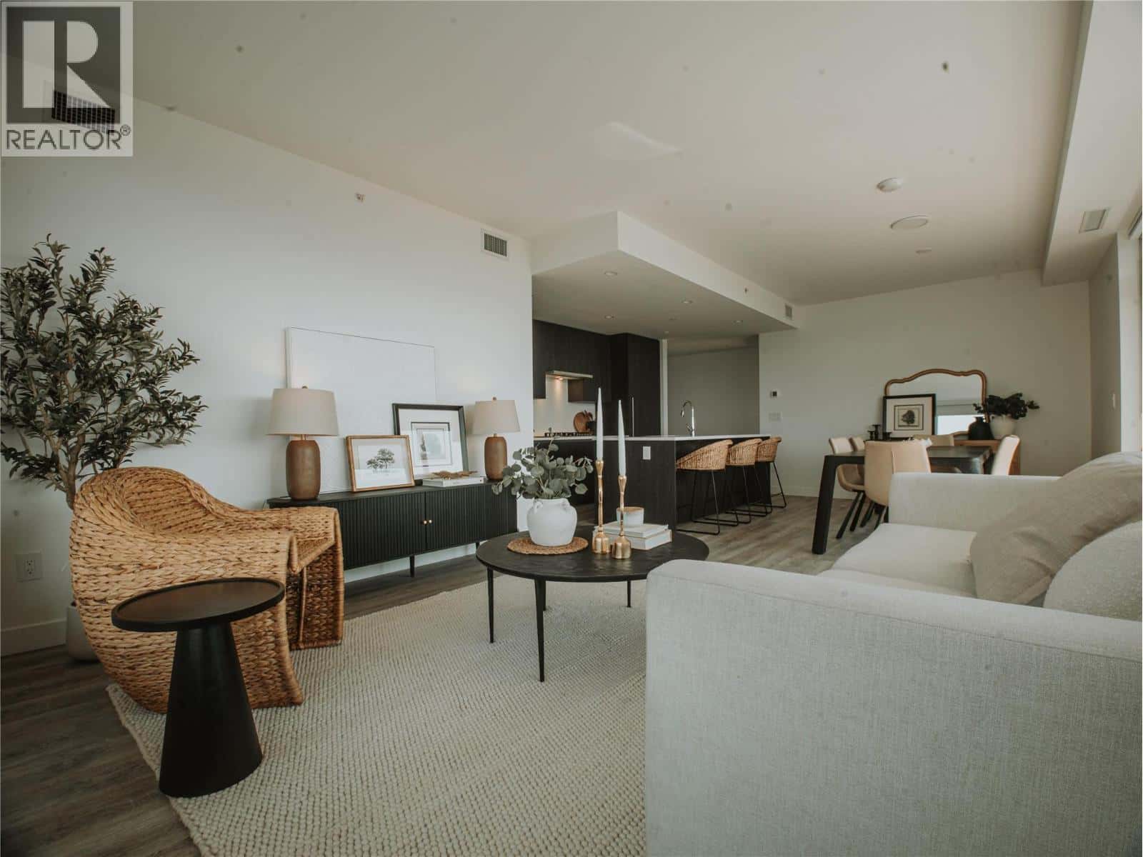 238 Leon Avenue Unit# 1507 — Kelowna, British Columbia - Photo 2 of 77