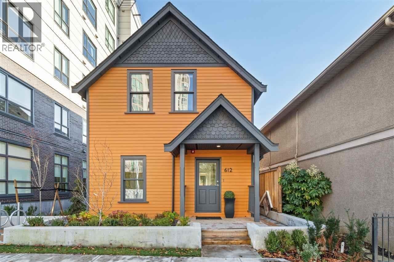 612 BRANTFORD STREET — New Westminster, British Columbia - Main photo