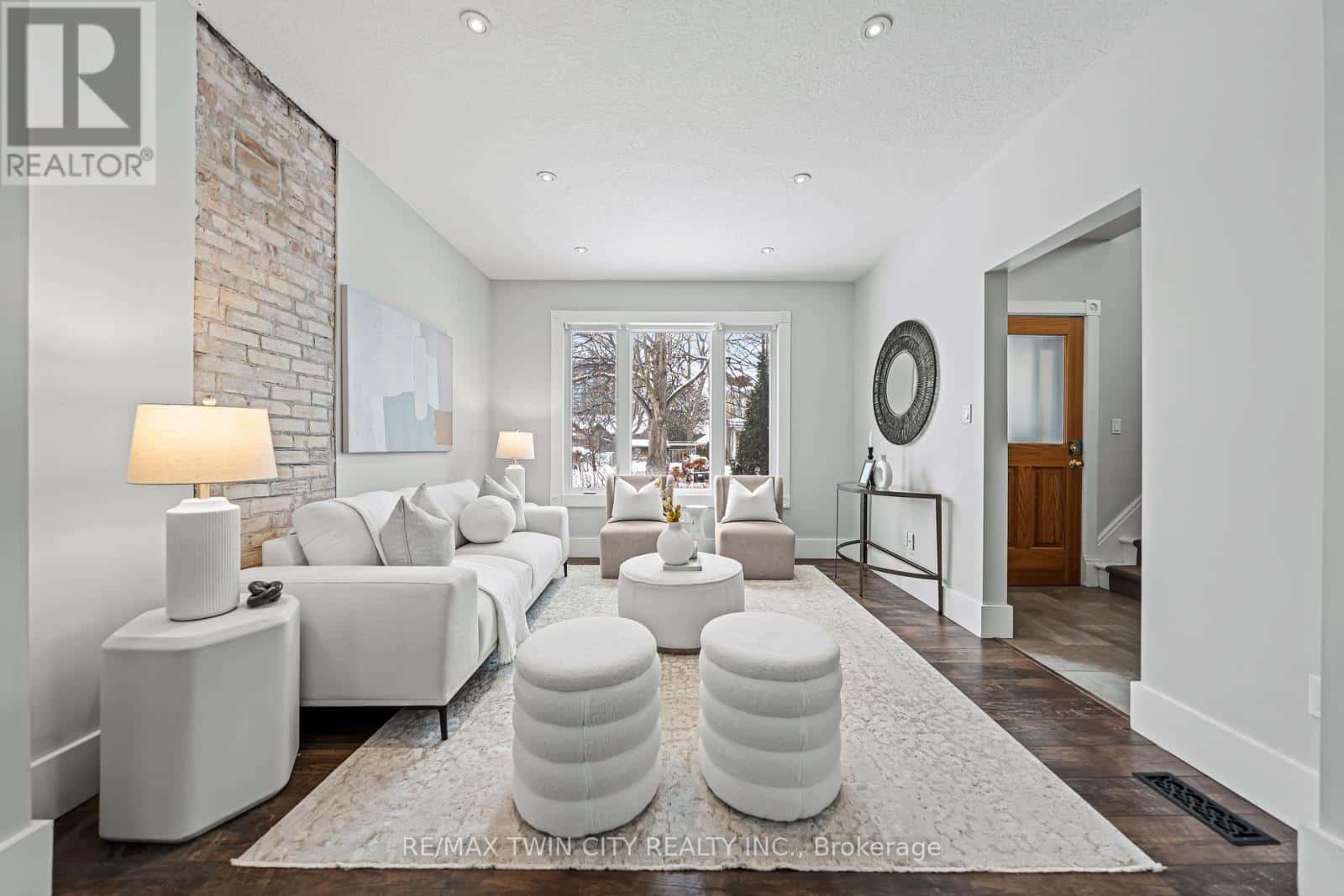 Kitchener — Kitchener - Photo 5 of 45