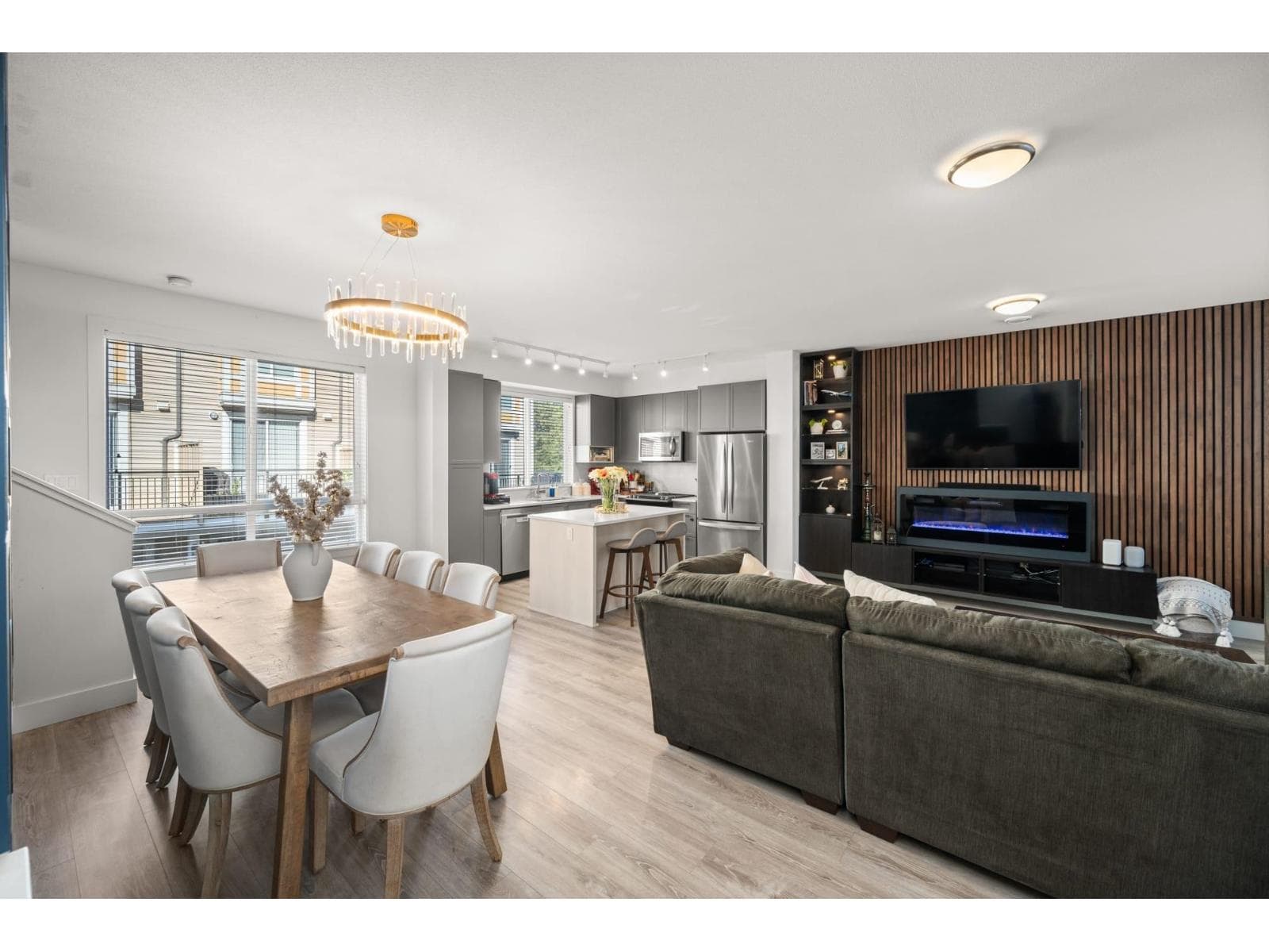 75 9718 161A STREET — Surrey, British Columbia - Main photo