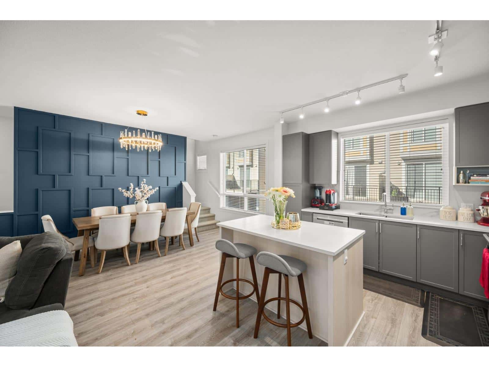 75 9718 161A STREET — Surrey, British Columbia - Photo 3 of 26