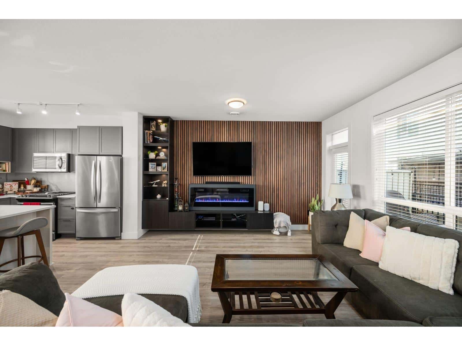 75 9718 161A STREET — Surrey, British Columbia - Photo 4 of 26