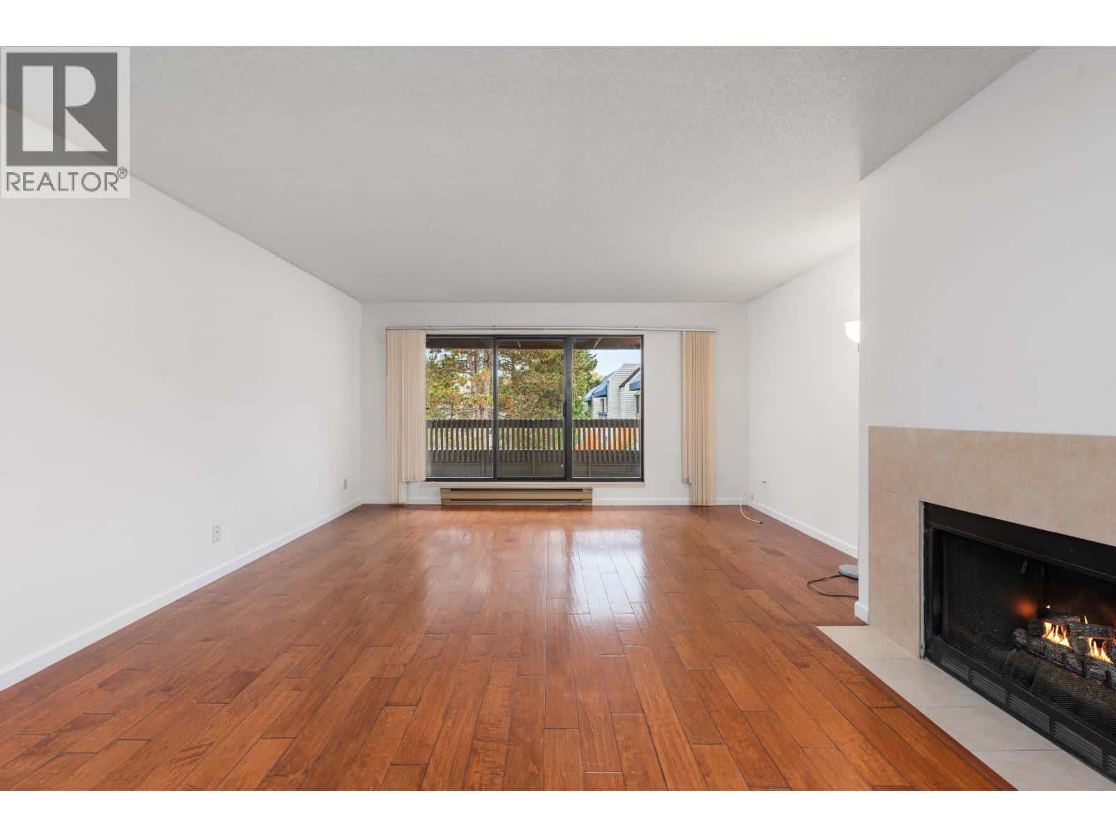 318 5800 COONEY ROAD — Richmond, British Columbia - Photo 3 of 36