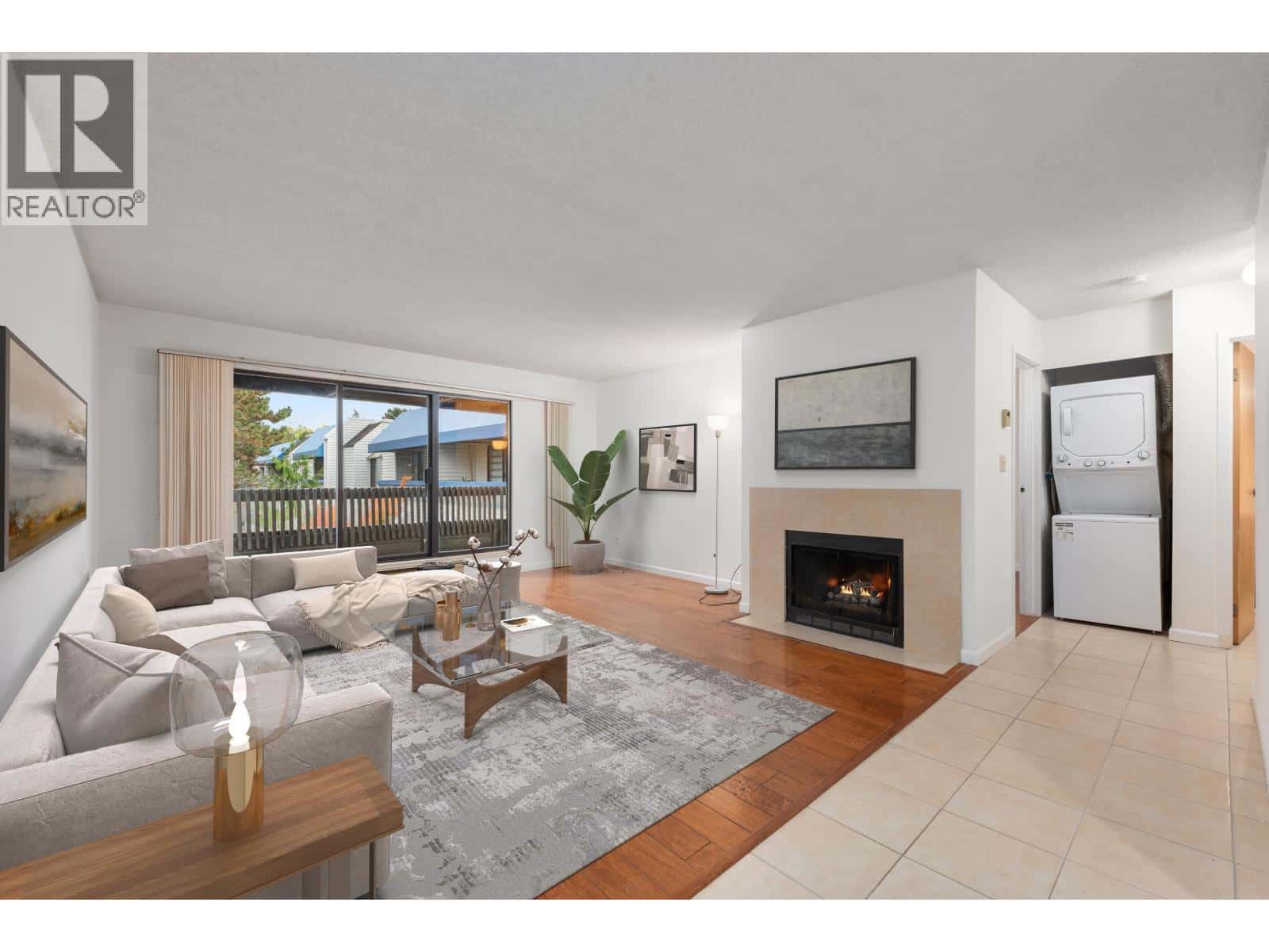 318 5800 COONEY ROAD — Richmond, British Columbia - Photo 2 of 36