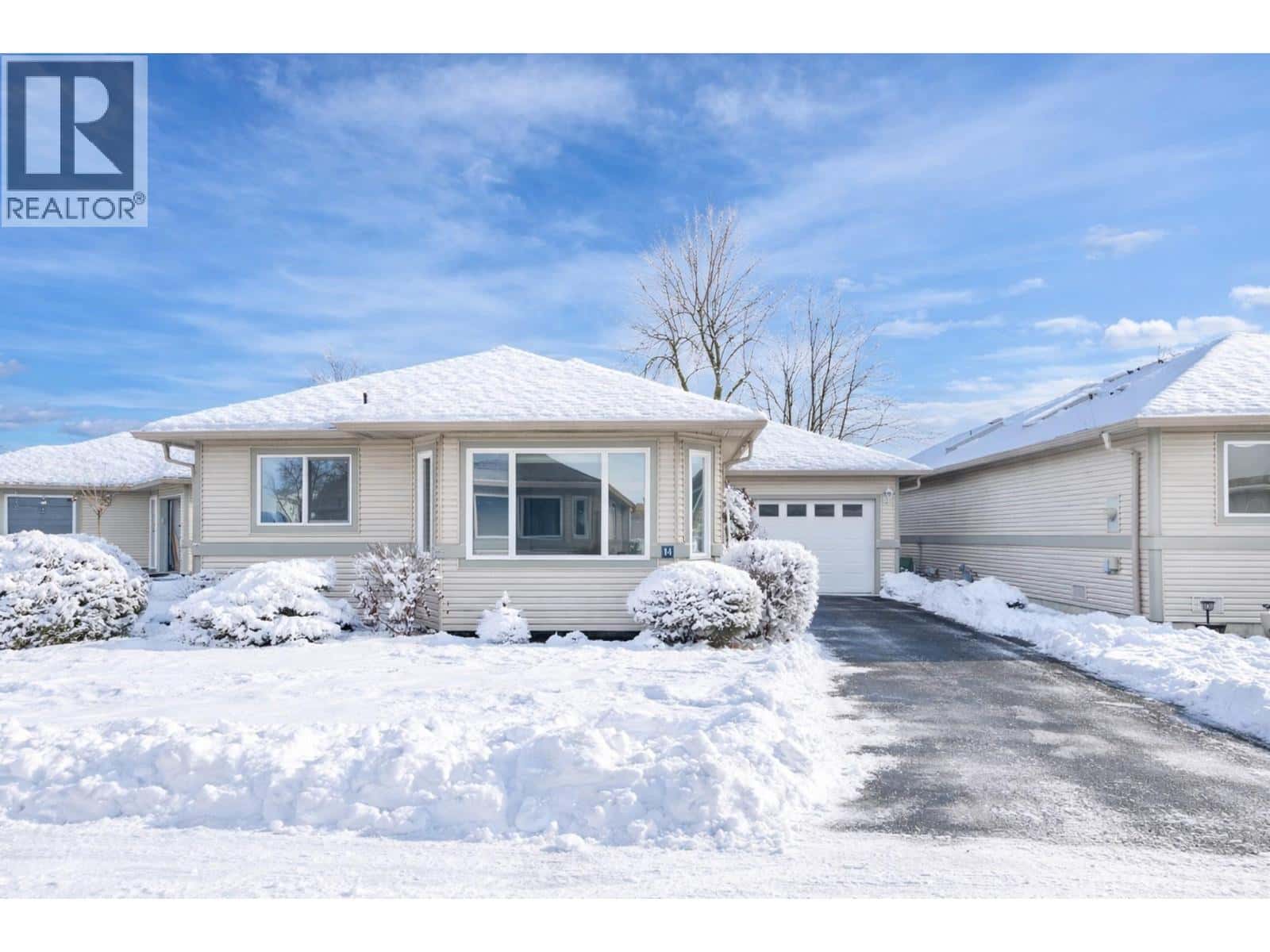 111 Harbourfront Drive Northwest 14