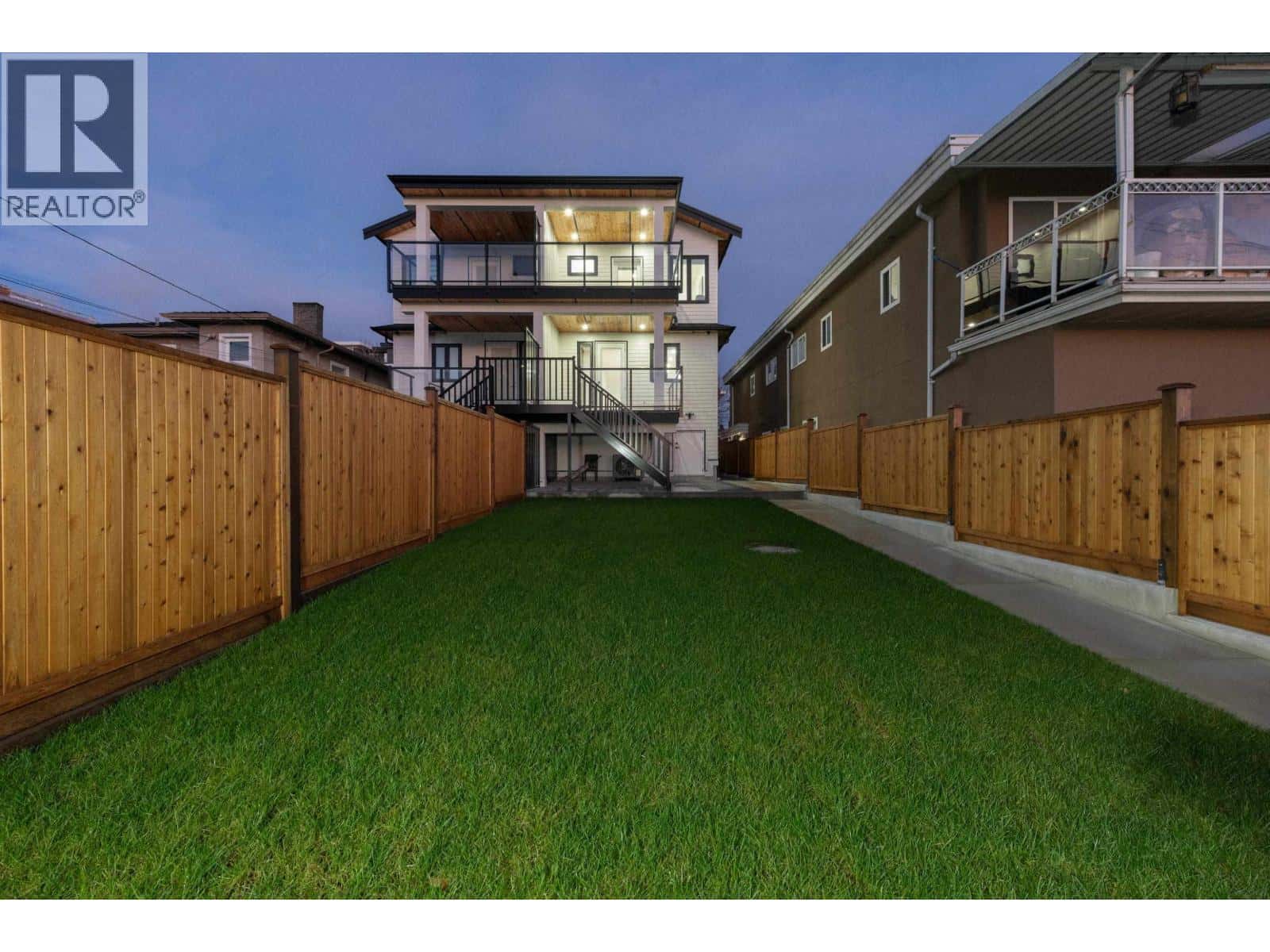 2 7361 FRASER STREET — Vancouver, British Columbia - Photo 2 of 30